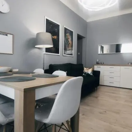 Apartament Kruka - Srodmiescie 1 *